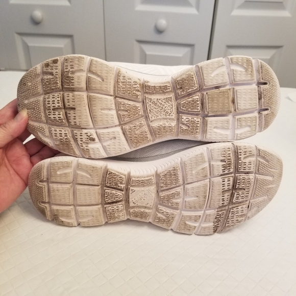 Skechers Womens Summits White Running Shoes Athletic Sneakers Size 8.5 - Picture 4 of 7